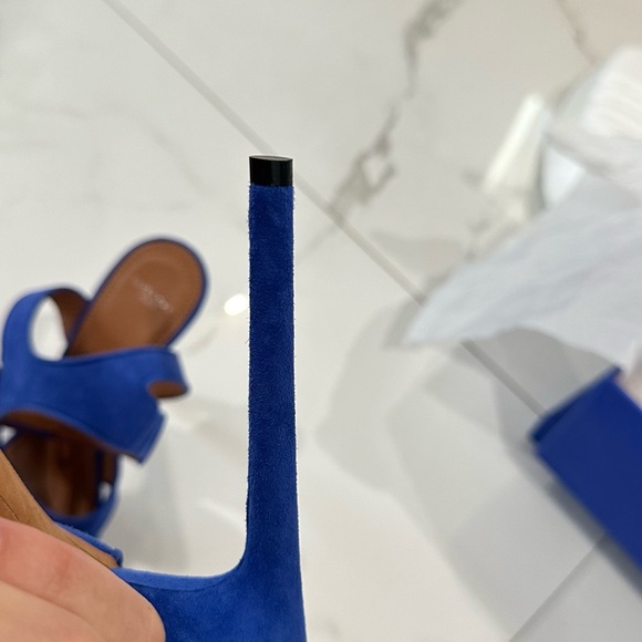 GIVENCHY
Electric Blue Suede Platform Ankle Wrap Shark Lock Sandals Size 8 - Picture 7 of 16